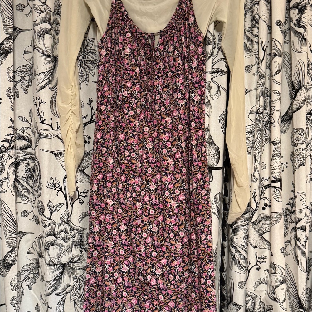 Dress Bundle of 2 Old Navy dresses: black & white shift & floral maxi